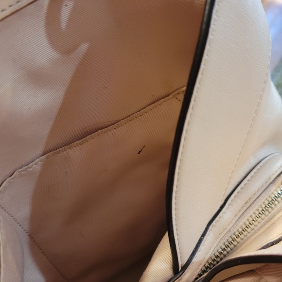 Pink Coach - Picture 5 of 6